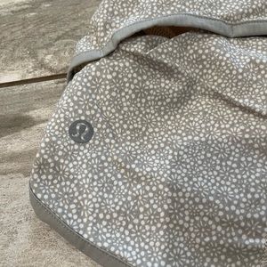 Lululemon Speed Short 2” Gray and White